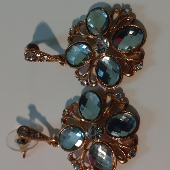 Rhinestone Earrings Floral Pattern - Picture 4 of 6